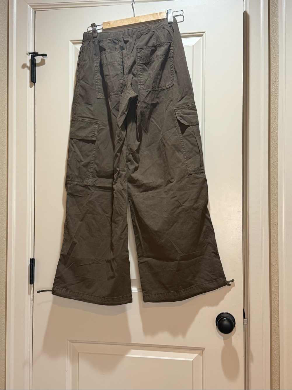 American Eagle Outfitters brown Wide-Leg Cargo Pants